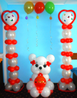 Стойки 2 м по 900 р, мишка Гвидо 850 р